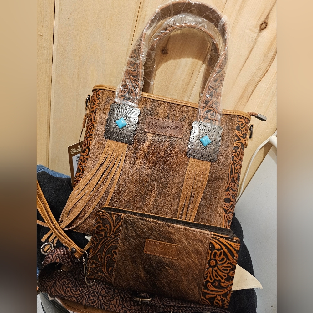 Wrangler cowhide purse and wallet